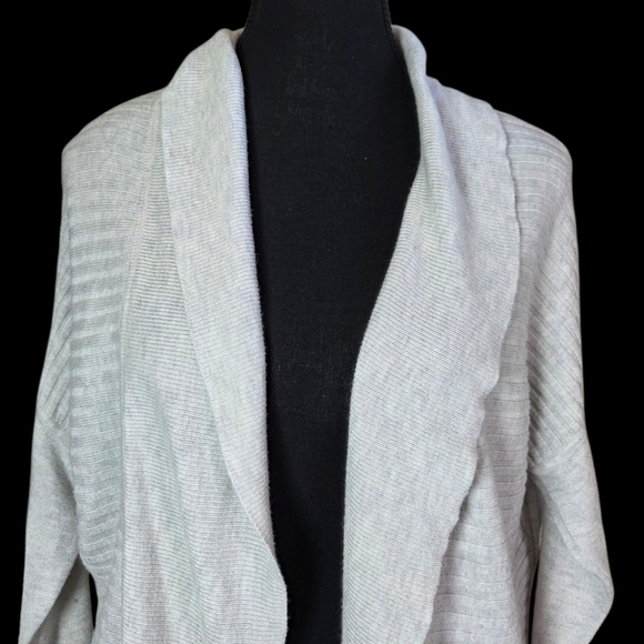 RW&CO. Light Grey Women's Open Cardigan Size Small - Picture 2 of 5
